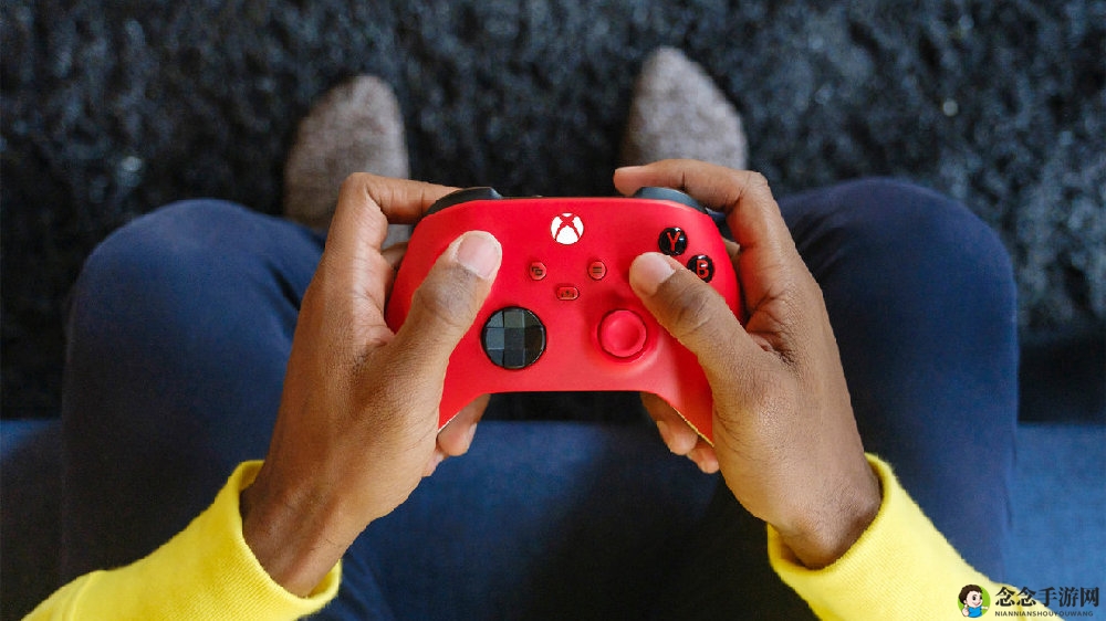 “微软商城独家首发！‘锦鲤红’Xbox控制器1月13日中国亮相，全球同步发售，售价459元，个性设置，跨平台兼容，玩出新高度”